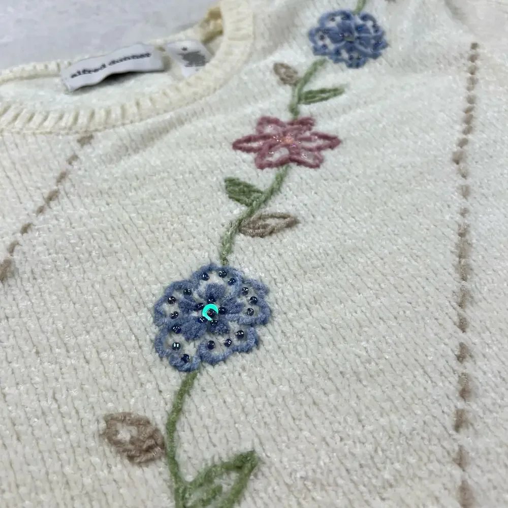 Alfred Dunner Vintage Chenille Sweater embroidered flowers Women’s Sz medium 90s